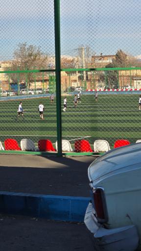 عکس ورزشگاه سه هزار نفری شهید بهشتی (چمن مصنوعی)