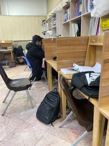 عکس کتابخانه و سالن مطالعه عارف