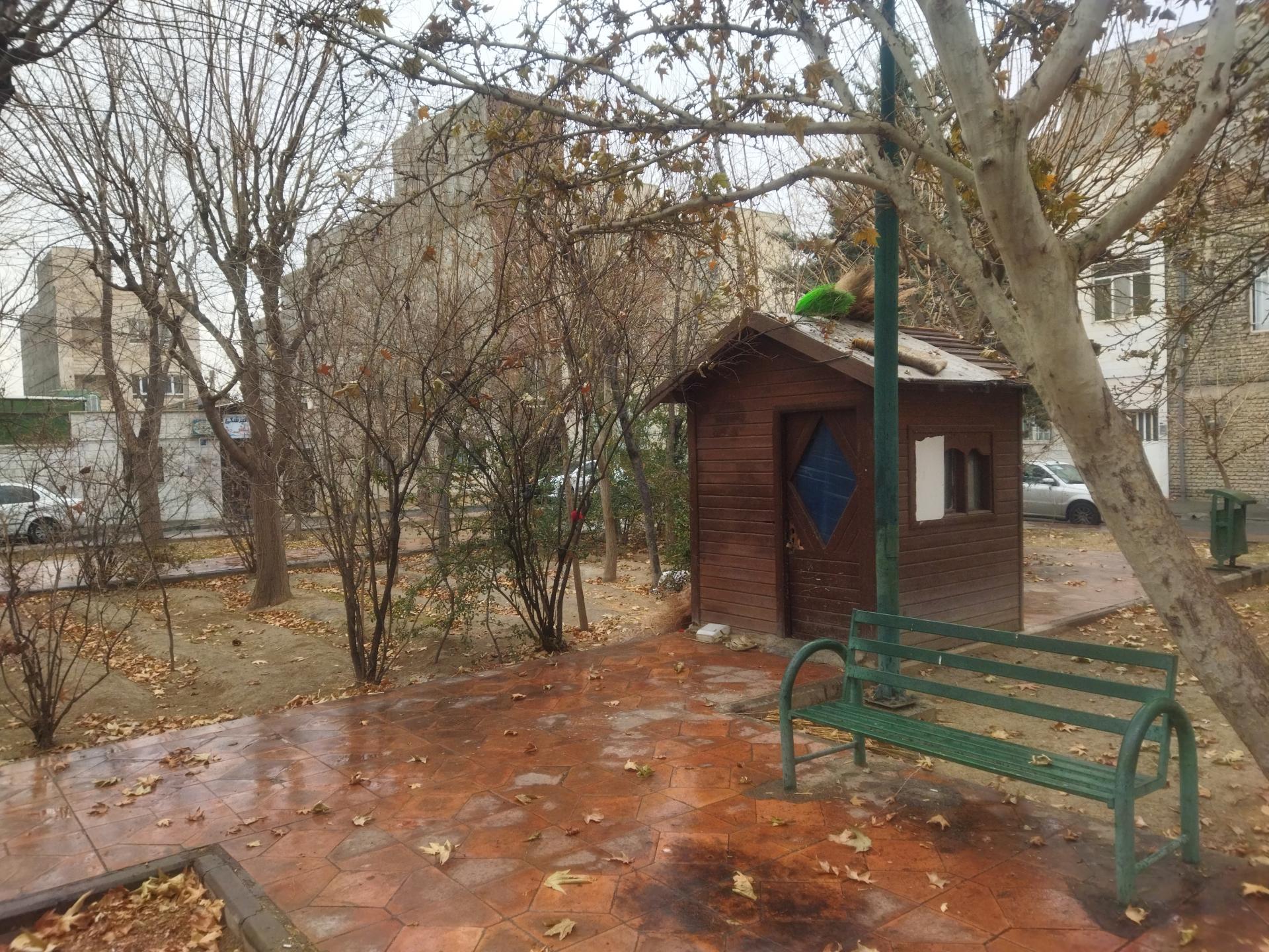 عکس نگهبانی بوستان آتش‌نشان