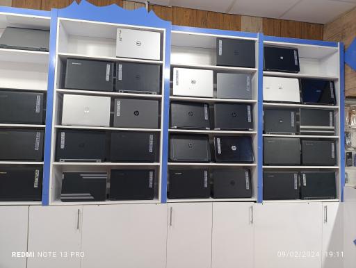 عکس لپتاپ عارف 