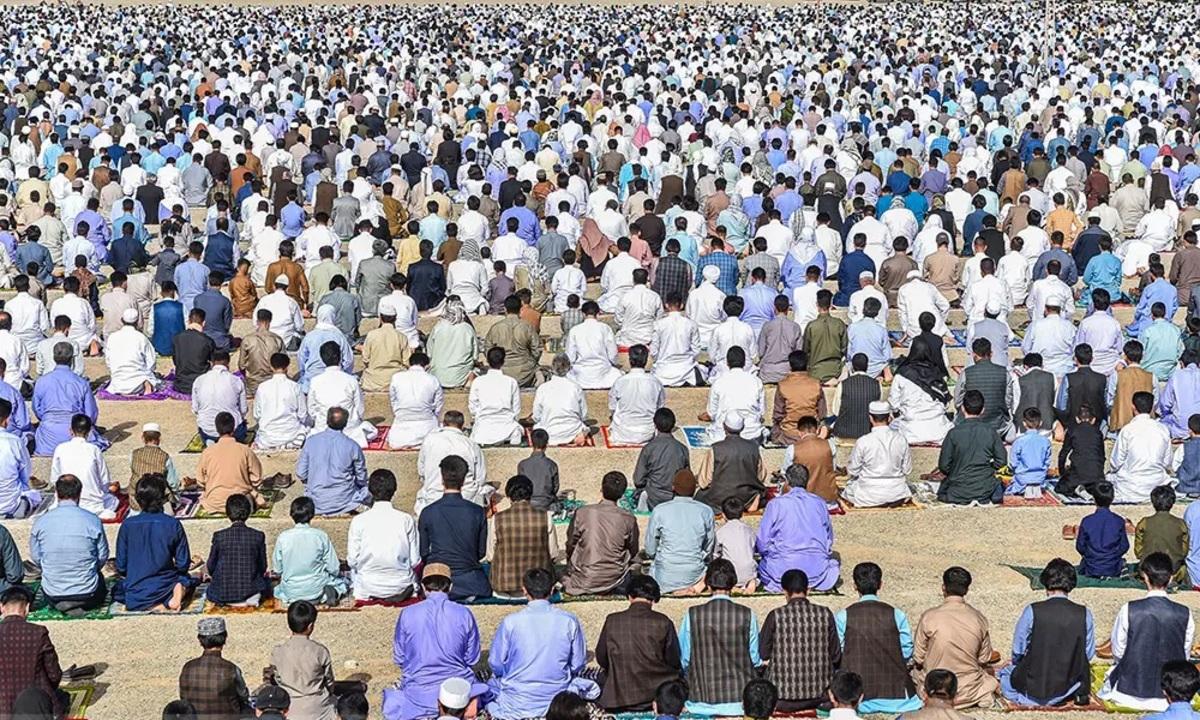 عکس عیدگاه اهل تسنن زاهدان