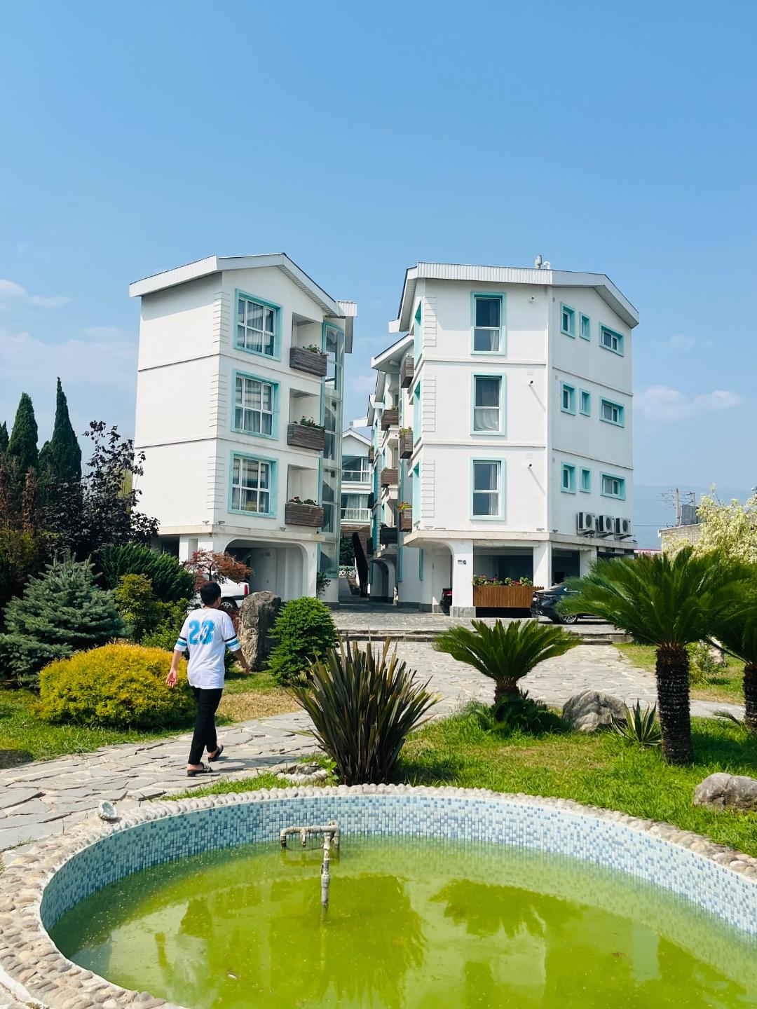 عکس هتل آپارتمان باروژ تنکابن