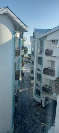 عکس هتل آپارتمان باروژ تنکابن