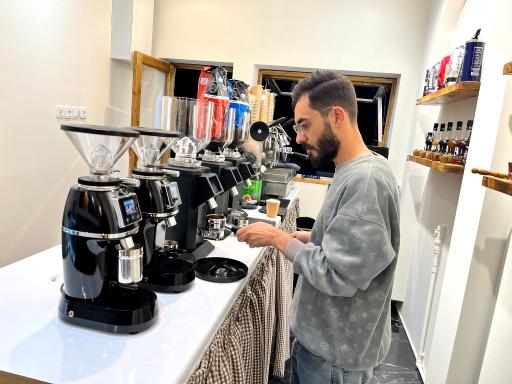 عکس کافه بی وان