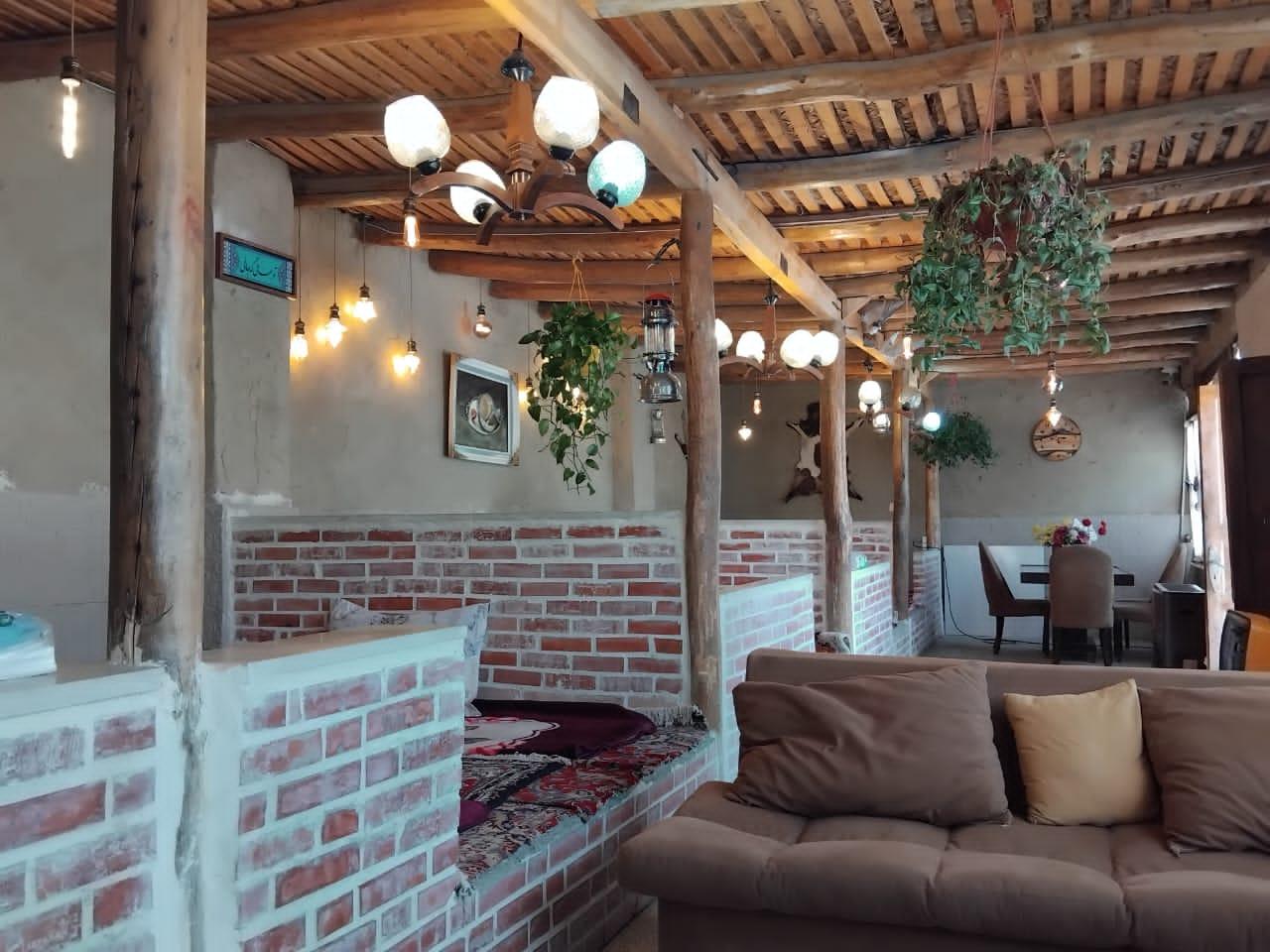 عکس باغ رستوران ماندگار