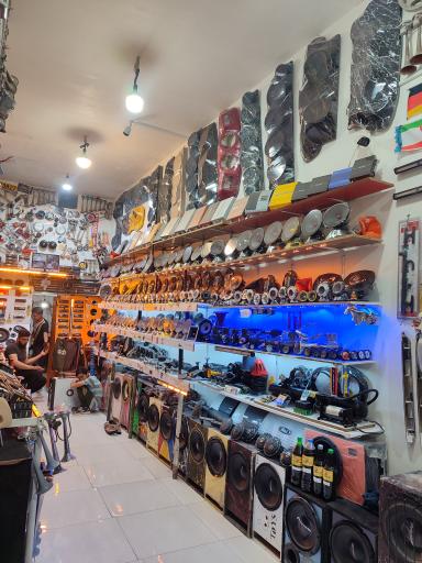 عکس دنیای بوق و تعمیرات سیستم لوکس یعقوبی