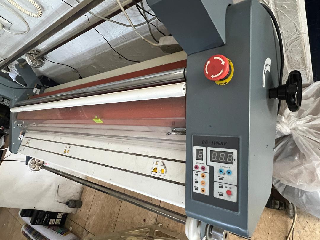 عکس چاپخانه آموزگار ری را