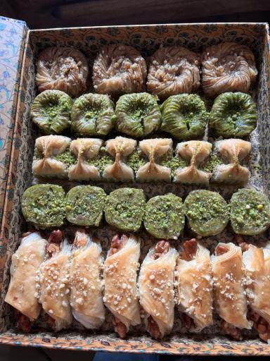 عکس آدلی کافه قیطریه