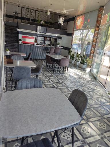 عکس کافه اهورا