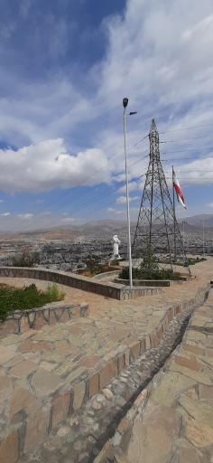 عکس مجسمه مقاومت کردستان