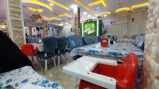 عکس رستوران باباطاهر