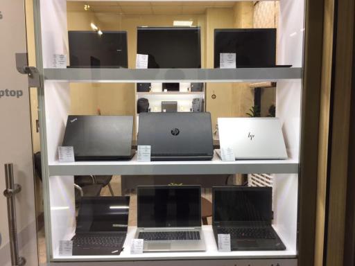 عکس فروشگاه لپ تاپ ارزان