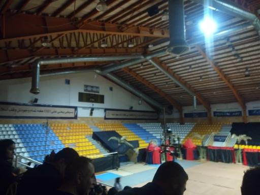 عکس سالن سه هزار نفری شهیدان آهندوست