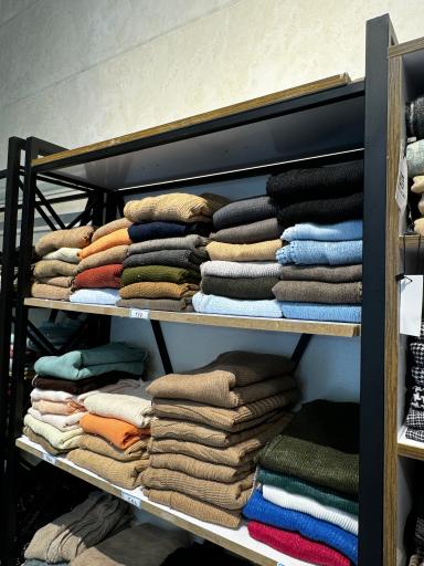 عکس فروشگاه شال و روسری روژه