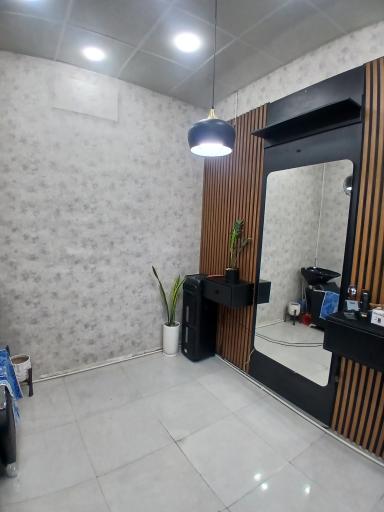 عکس آرایشگاه کلاسیک کات