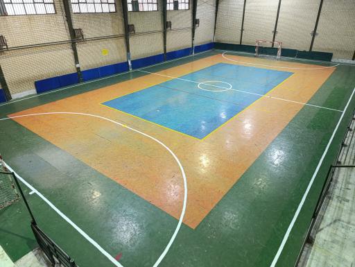 عکس سالن ورزشی پوریای ولی