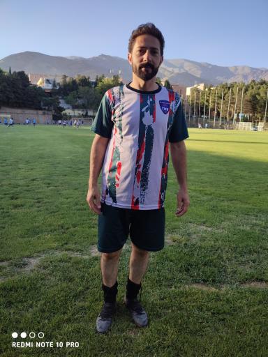 عکس زمین چمن طبیعی دانشگاه شهید بهشتی