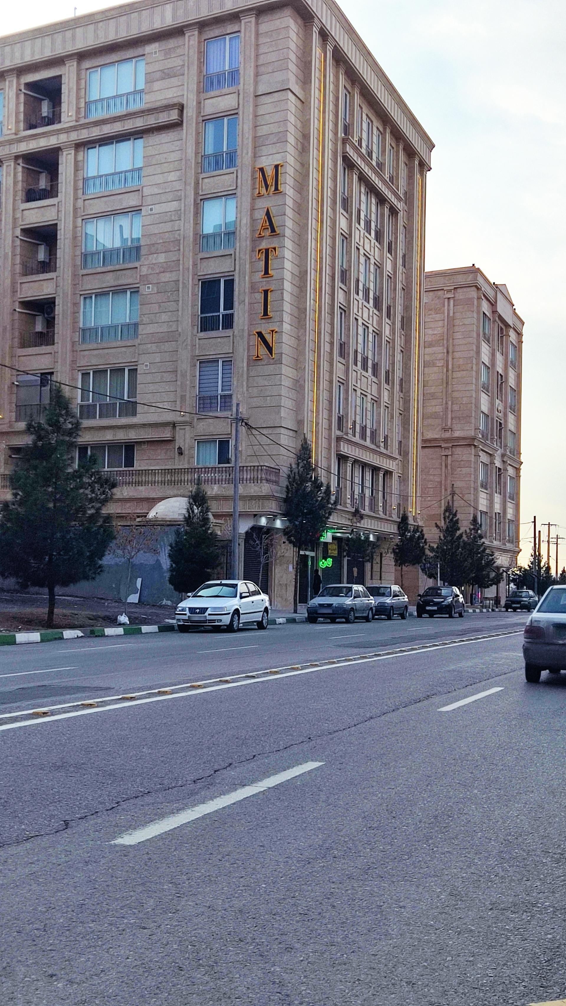 عکس ساختمان متین