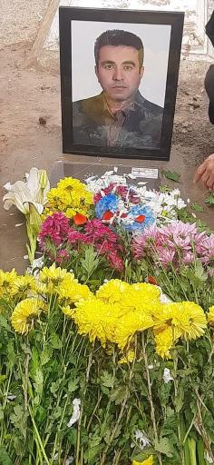 عکس مزار اسماعیل امینی