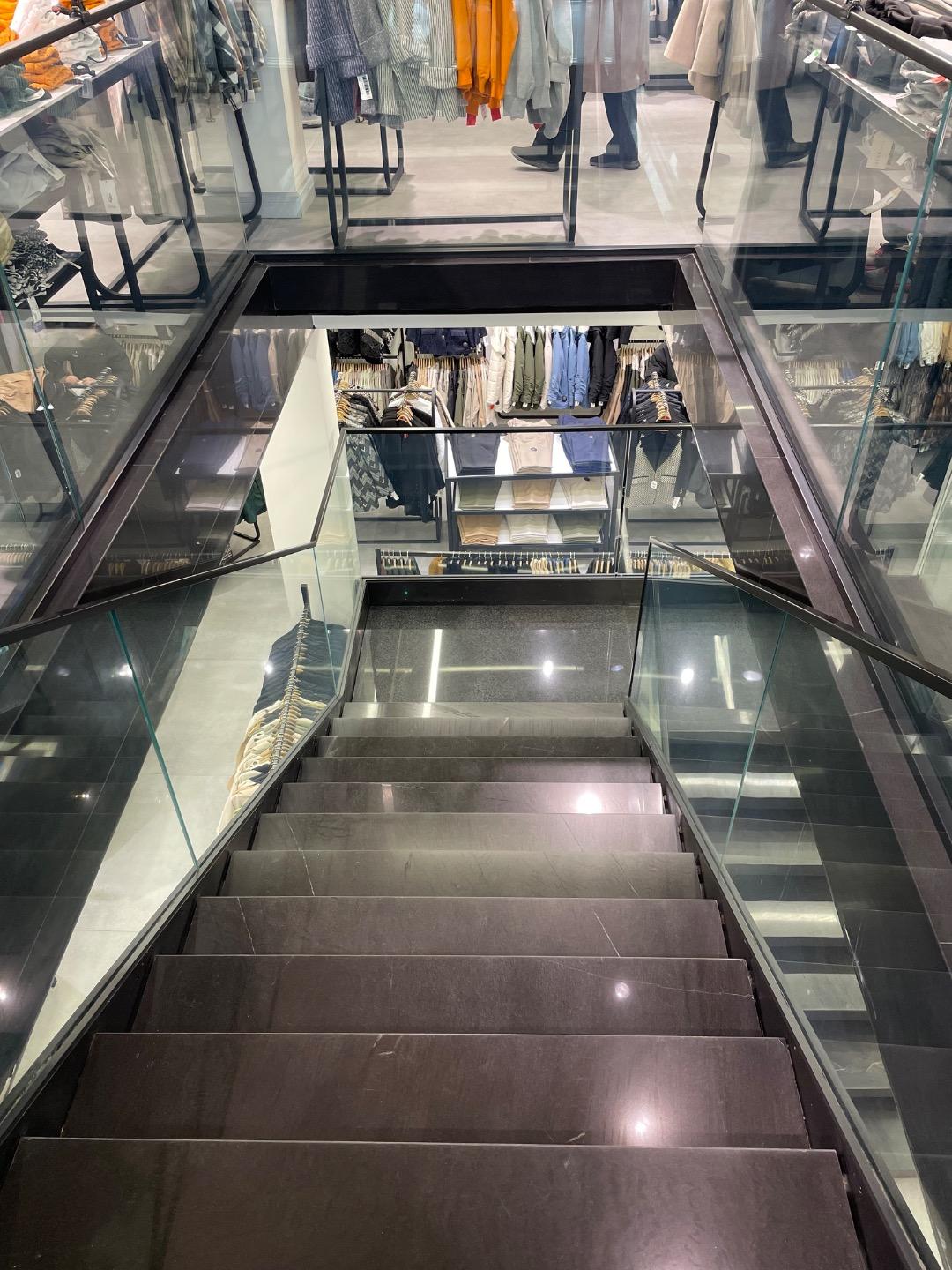 عکس مانتو و پوشاک بانوان آی تک شعبه میدان هفت تیر شعبه ایرانشهر