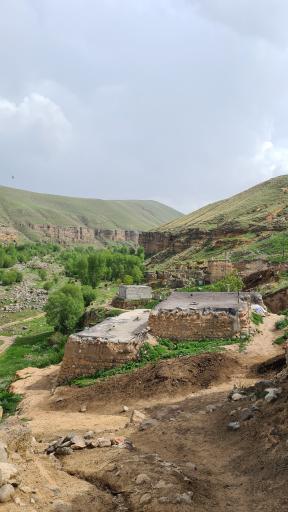 عکس غارهای تاریخی بنه لر