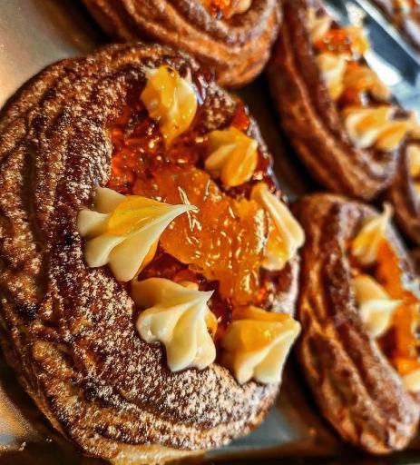 عکس نان و شیرینی بهار