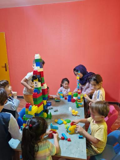 عکس مهد کودک سیب و خنده