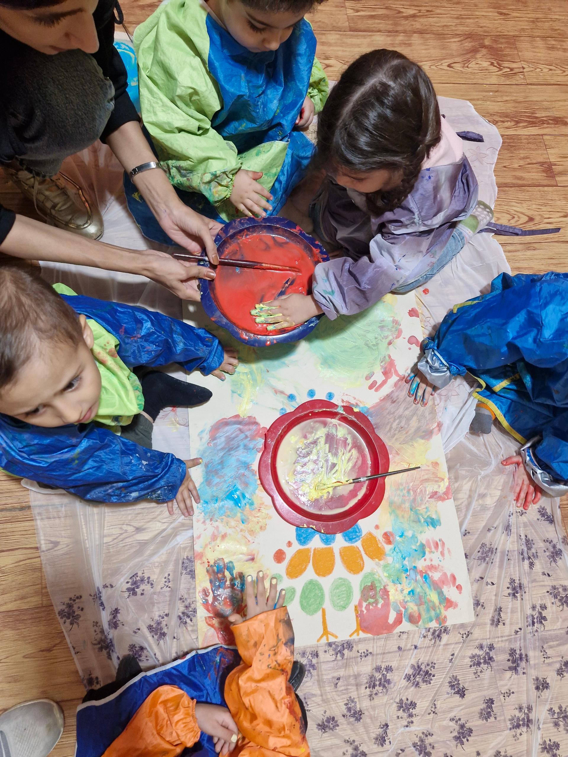 عکس مهد کودک سیب و خنده