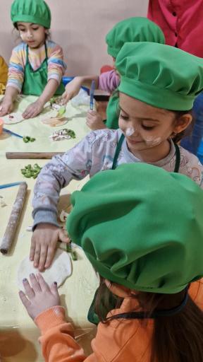 عکس مهد کودک سیب و خنده