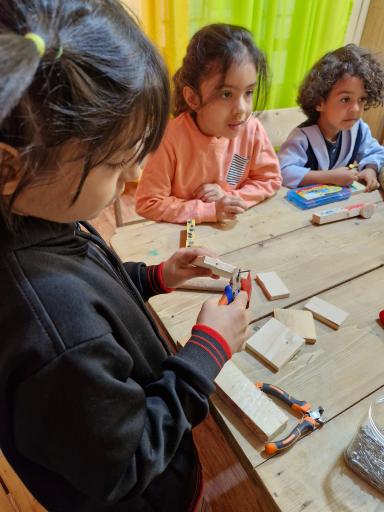 عکس مهد کودک سیب و خنده