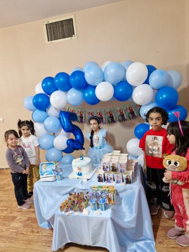 عکس مهد کودک سیب و خنده