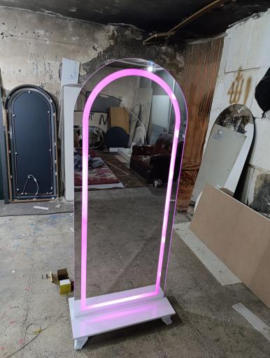 عکس پخش آینه هوشمند و روشویی سرامیک و pvc