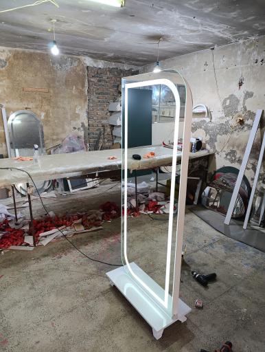 عکس پخش آینه هوشمند و روشویی سرامیک و pvc