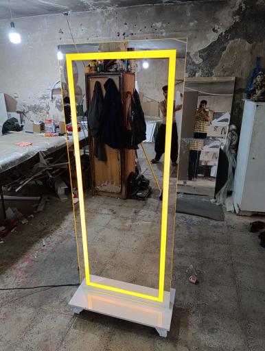 عکس پخش آینه هوشمند و روشویی سرامیک و pvc