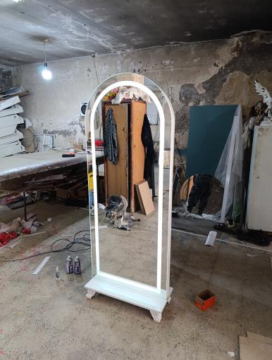 عکس پخش آینه هوشمند و روشویی سرامیک و pvc