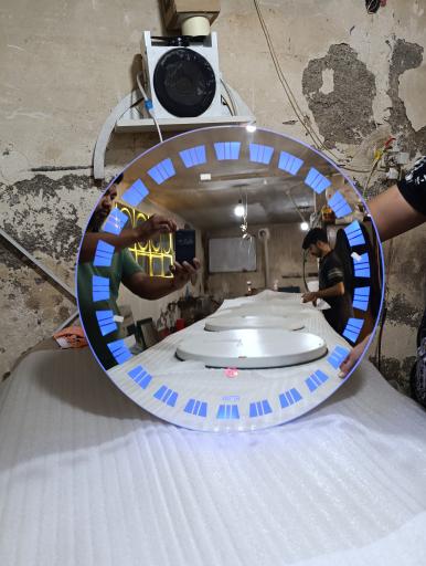 عکس پخش آینه هوشمند و روشویی سرامیک و pvc