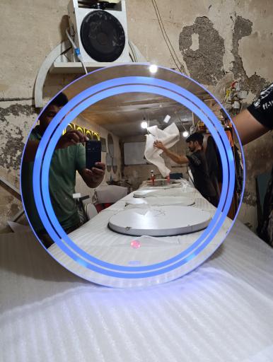 عکس پخش آینه هوشمند و روشویی سرامیک و pvc