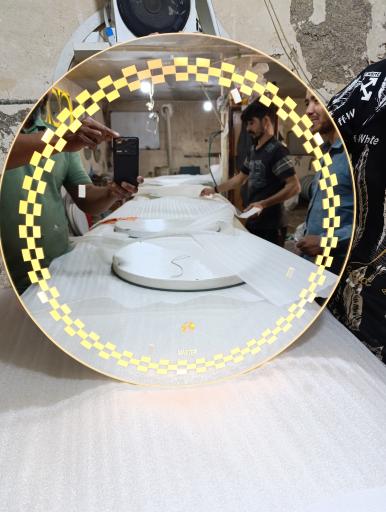 عکس پخش آینه هوشمند و روشویی سرامیک و pvc