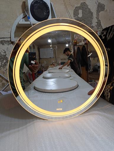 عکس پخش آینه هوشمند و روشویی سرامیک و pvc