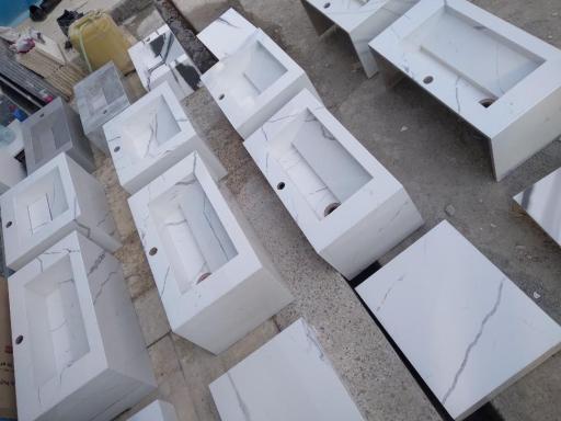 عکس پخش آینه هوشمند و روشویی سرامیک و pvc