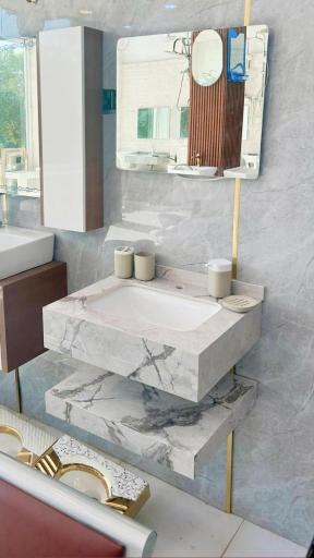 عکس پخش آینه هوشمند و روشویی سرامیک و pvc