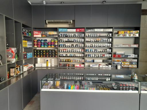 عکس فروشگاه دخانیات