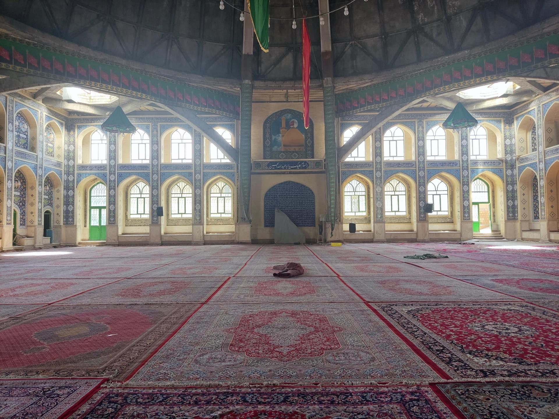 عکس حسینیه بزرگ عیش آباد