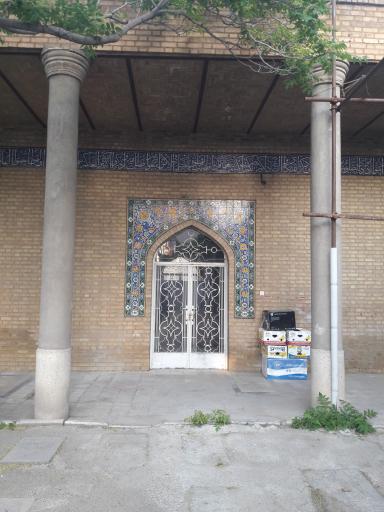 عکس آرامگاه خانوادگی سید محمد طباطبائی