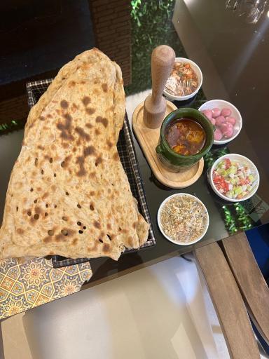 عکس سرای سنتی خاقان