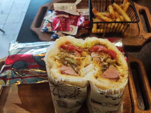 عکس پیتزا ساندویچ تَندوری