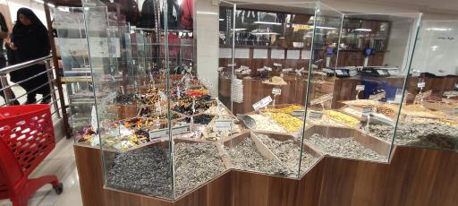 عکس بازار بزرگ میلاد