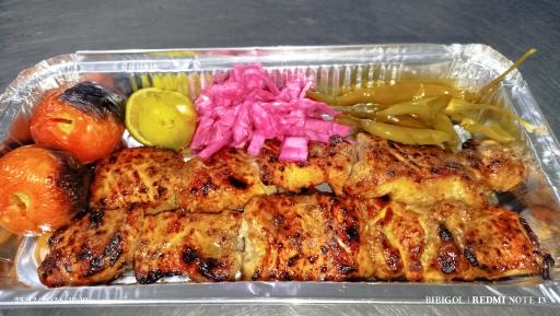 عکس سفره خانه سنتی بی بی گل