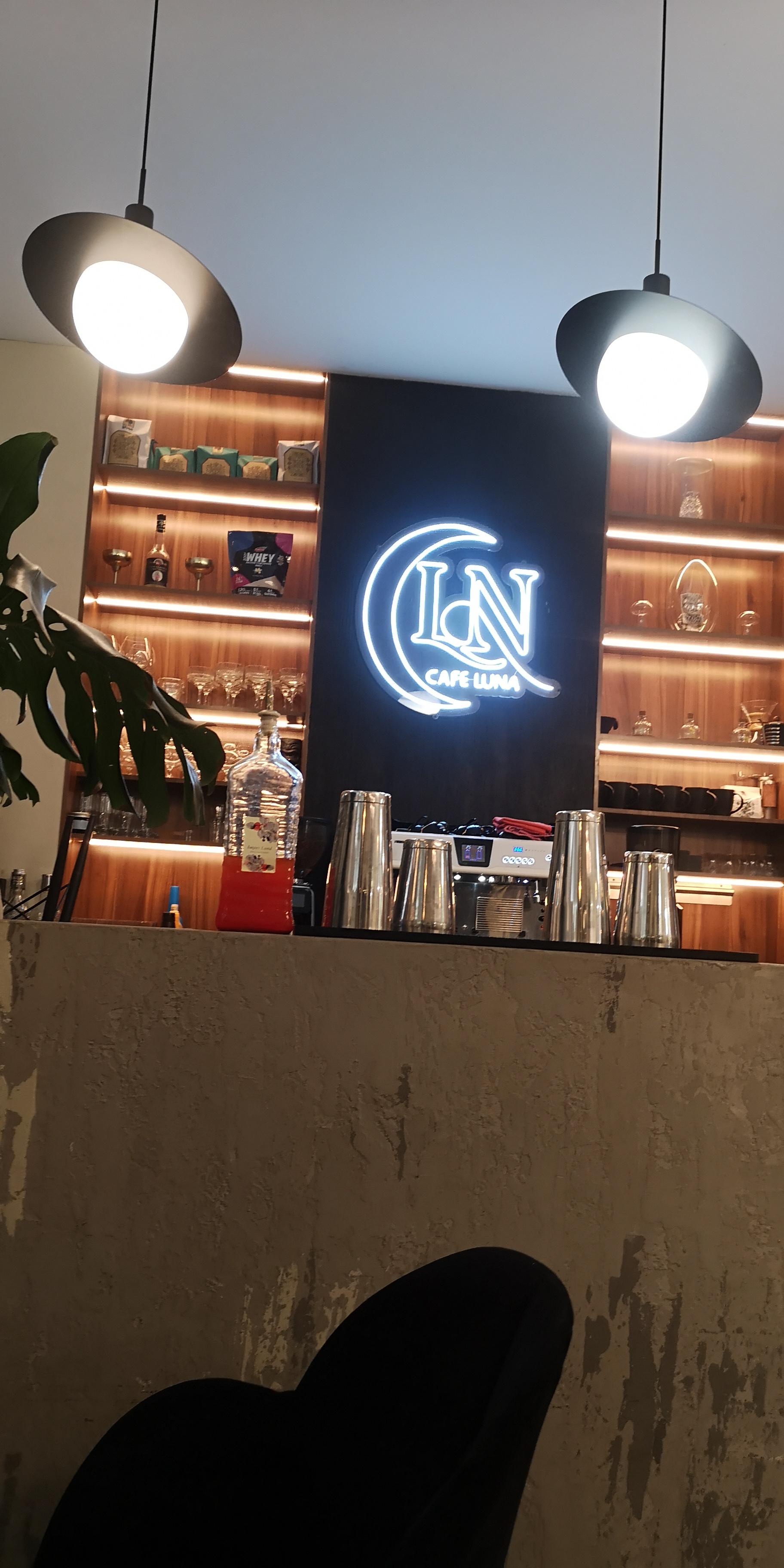 عکس کافه لونا