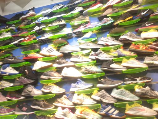 عکس کفش و کتونی نادر